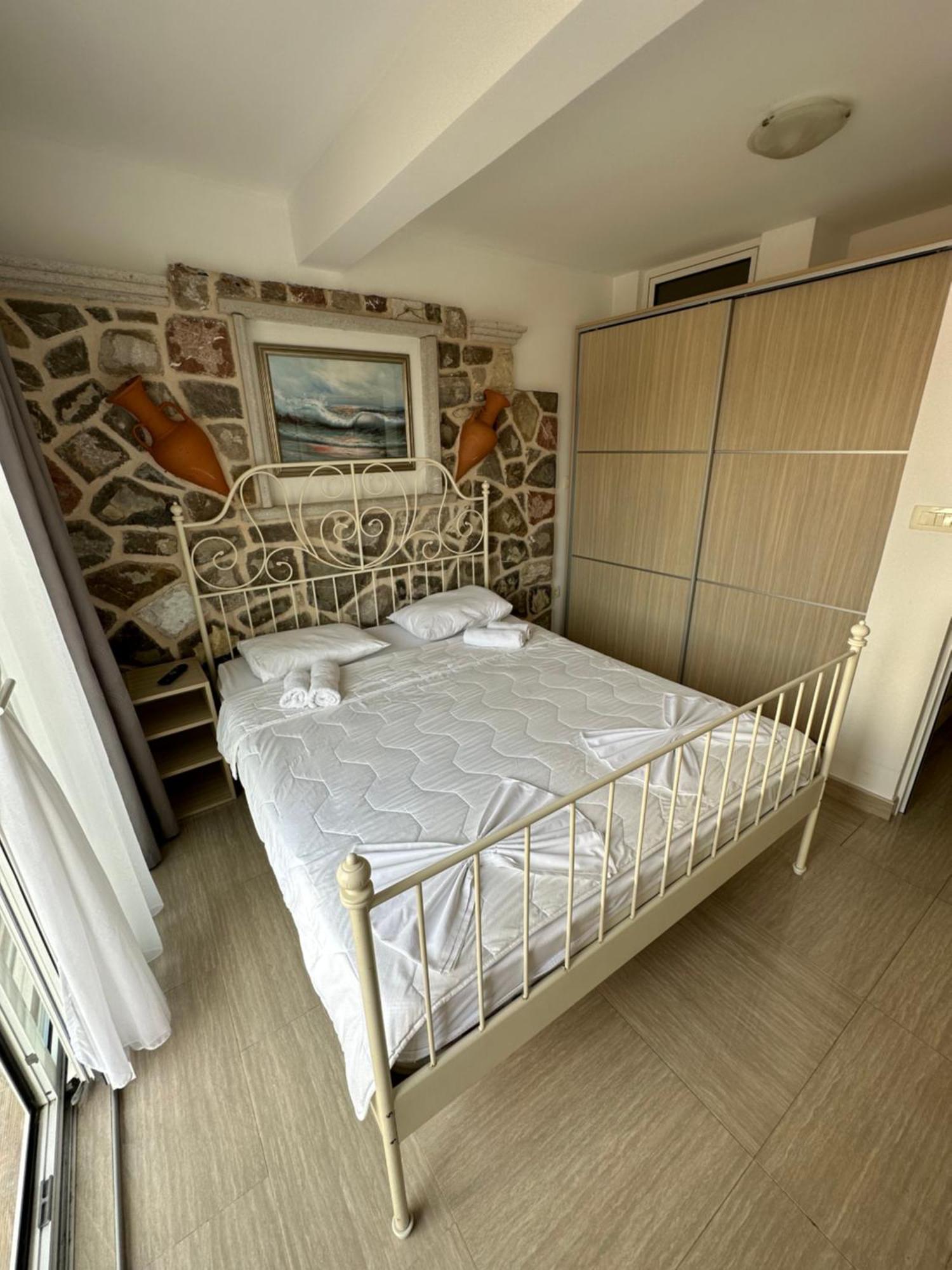 Aura Apartments Будва Екстер'єр фото