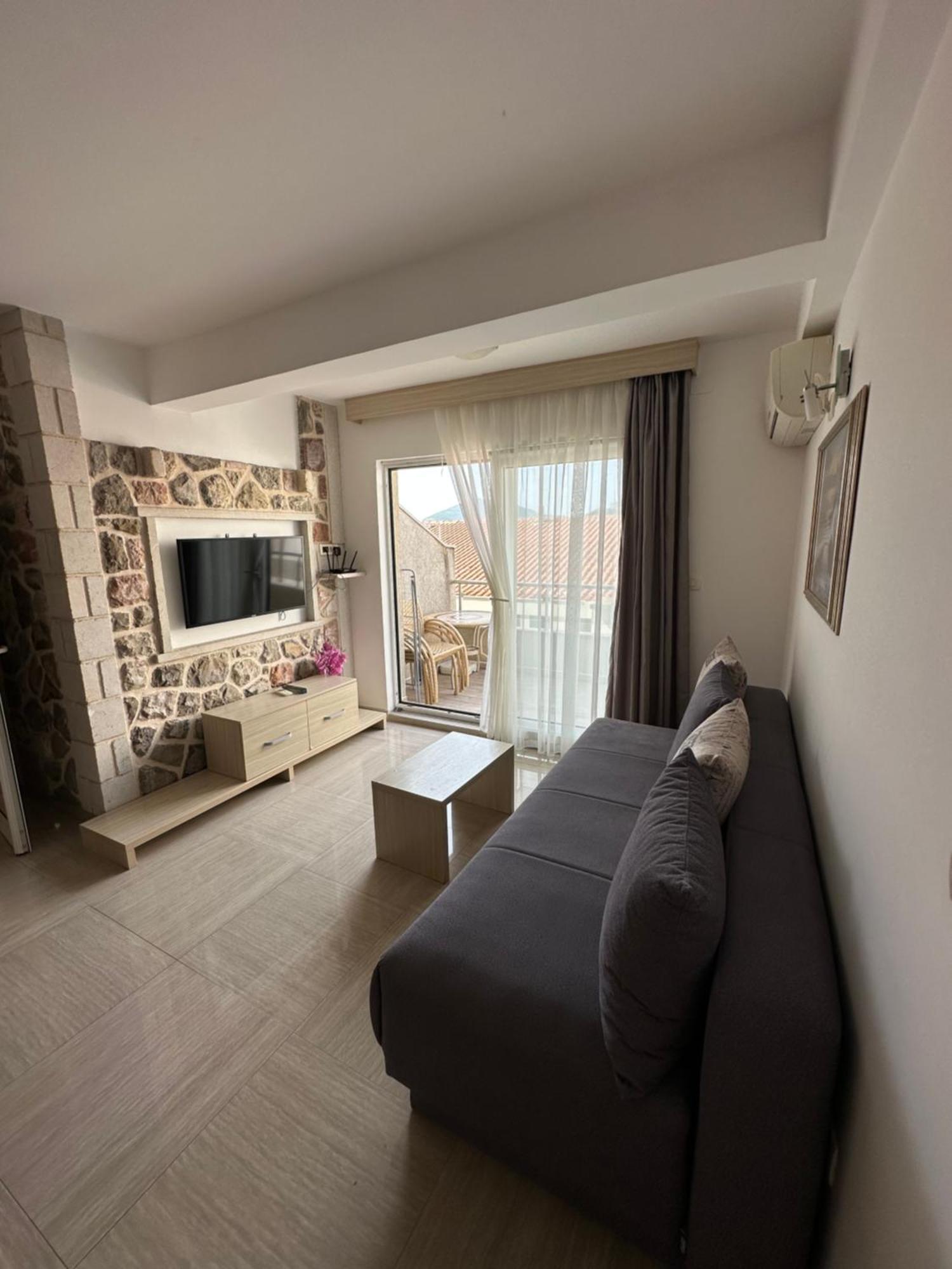 Aura Apartments Будва Екстер'єр фото