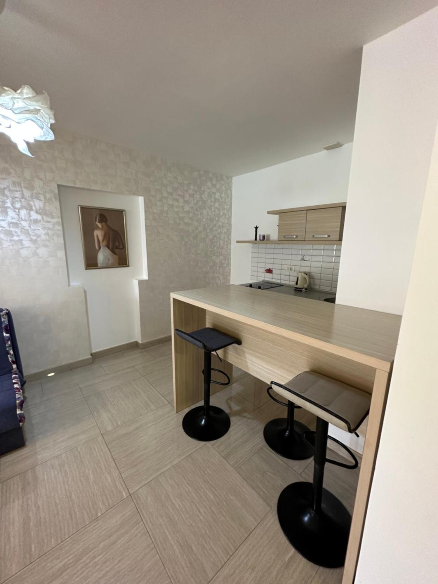 Aura Apartments Будва Екстер'єр фото