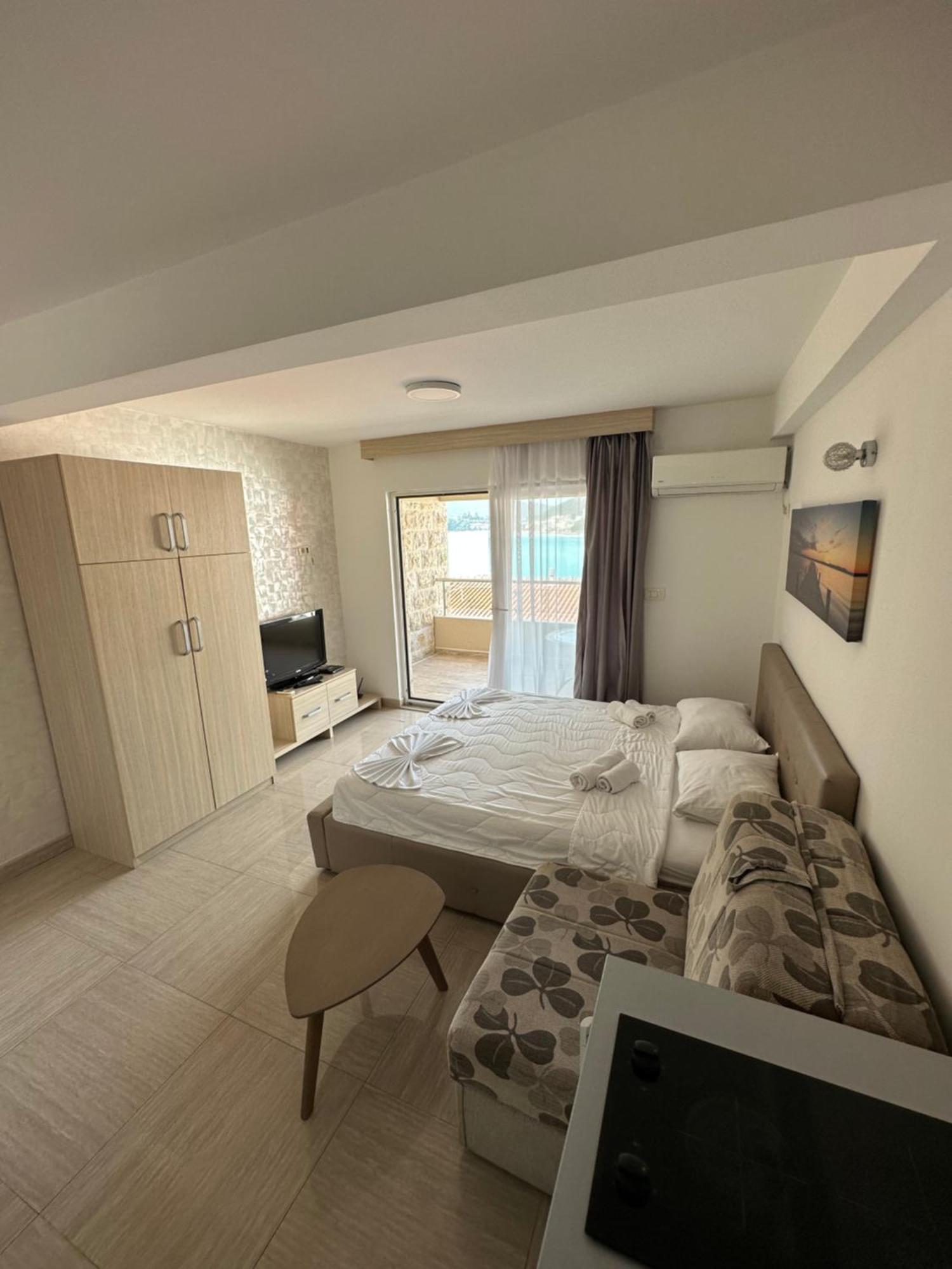 Aura Apartments Будва Екстер'єр фото