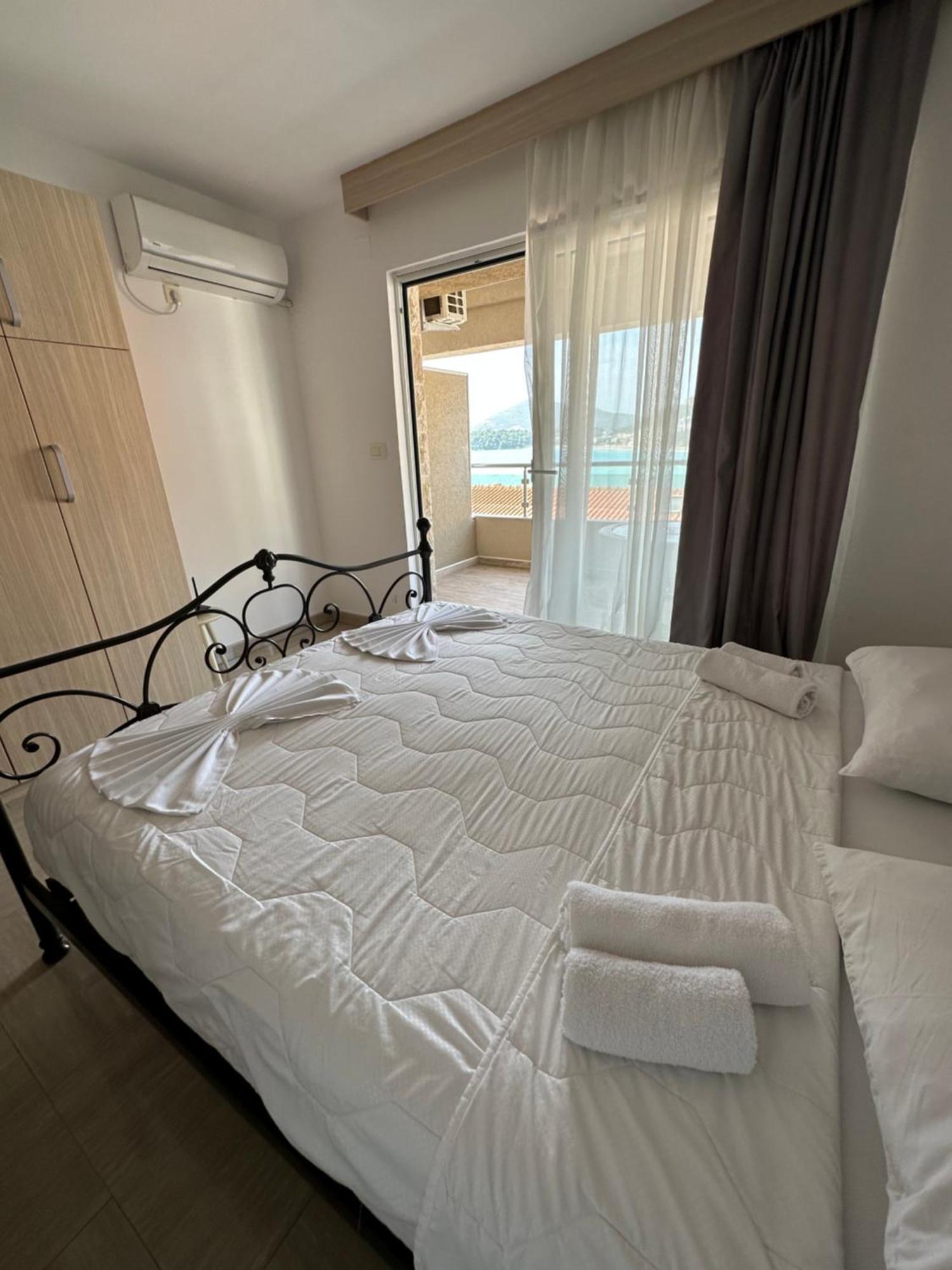 Aura Apartments Будва Екстер'єр фото