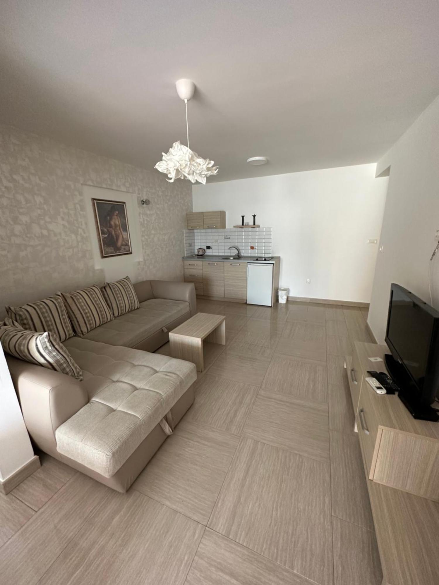 Aura Apartments Будва Екстер'єр фото