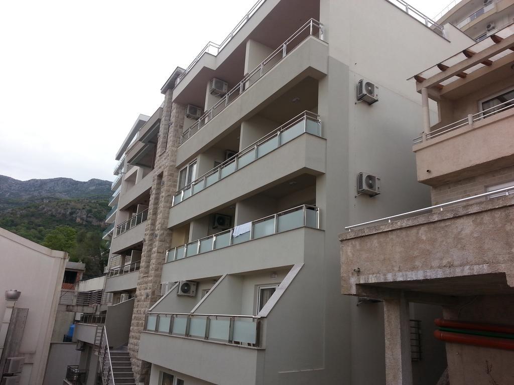 Aura Apartments Будва Екстер'єр фото