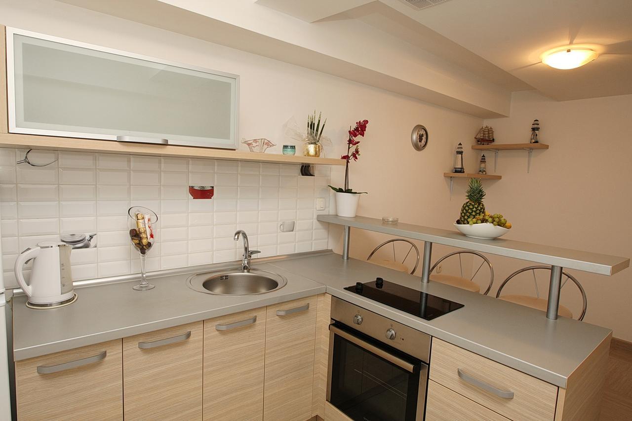 Aura Apartments Будва Екстер'єр фото